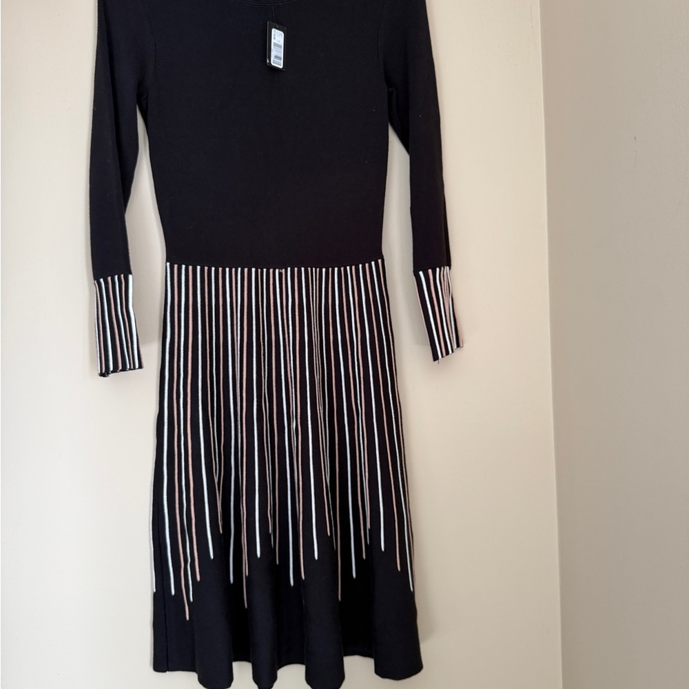 RW&CO Womens Knit Fit Flare Dress S Black Striped like new - Picture 3 of 8